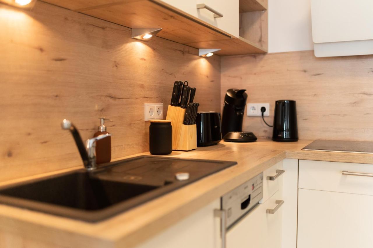 Dwellstay - Modernes Apartment I 55Qm I 2 Zimmer I Kueche I Bad I Terrasse I Tv I Wlan Bad Hersfeld Exterior foto